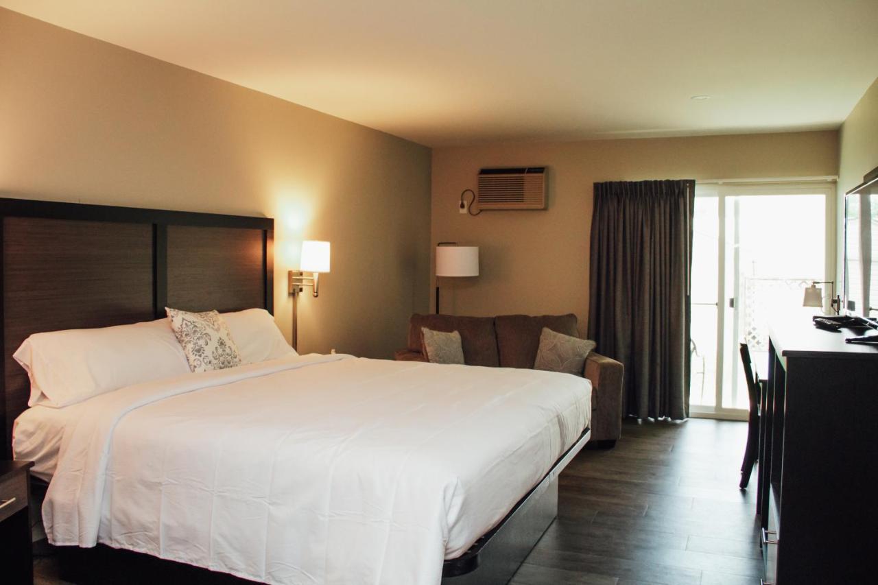 Country Squire Inn And Suites New Holland Eksteriør billede