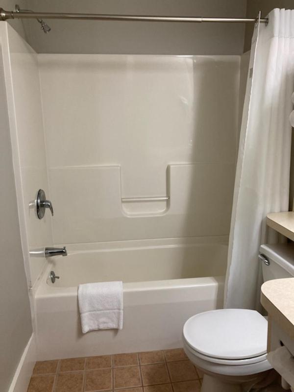 Country Squire Inn And Suites New Holland Eksteriør billede