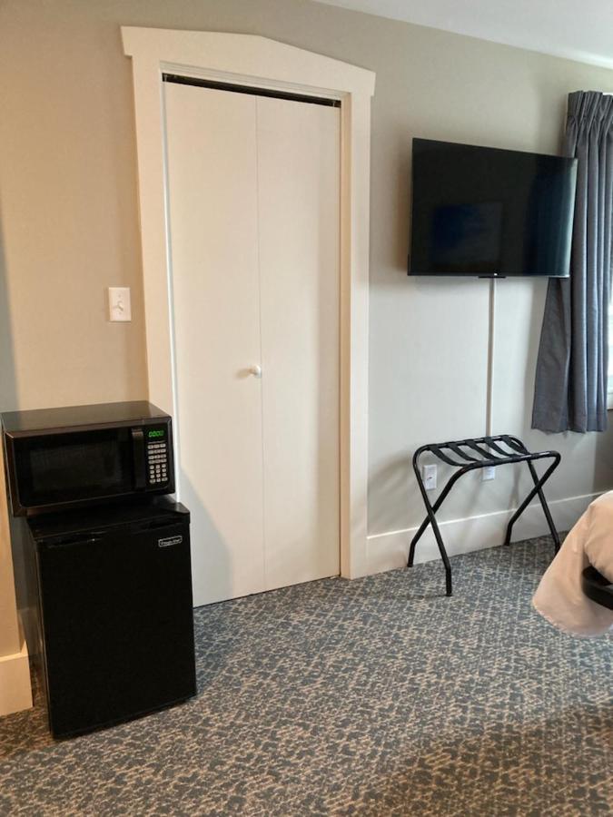 Country Squire Inn And Suites New Holland Eksteriør billede