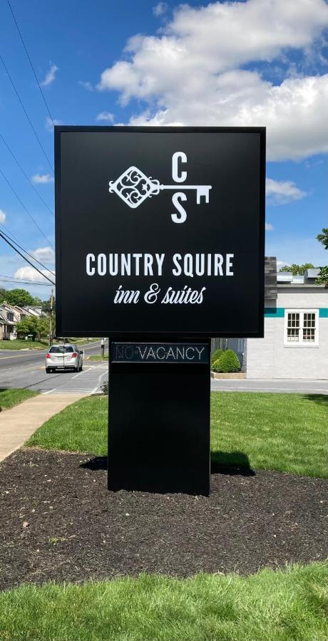 Country Squire Inn And Suites New Holland Eksteriør billede